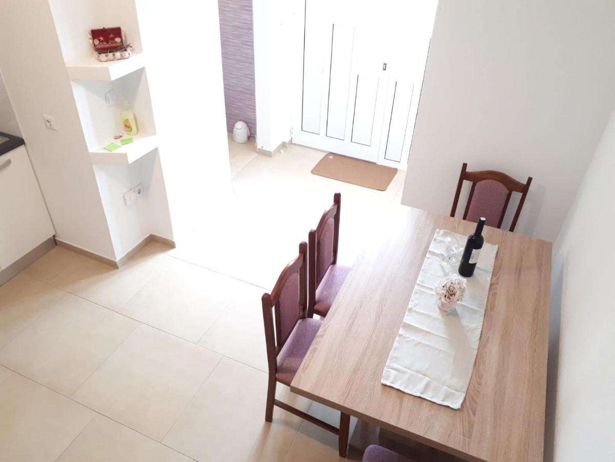 Amanda C Apartment สตารีกราด-ปาเคลนีซา ภายนอก รูปภาพ