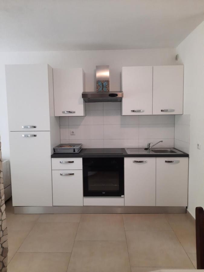 Amanda C Apartment สตารีกราด-ปาเคลนีซา ภายนอก รูปภาพ